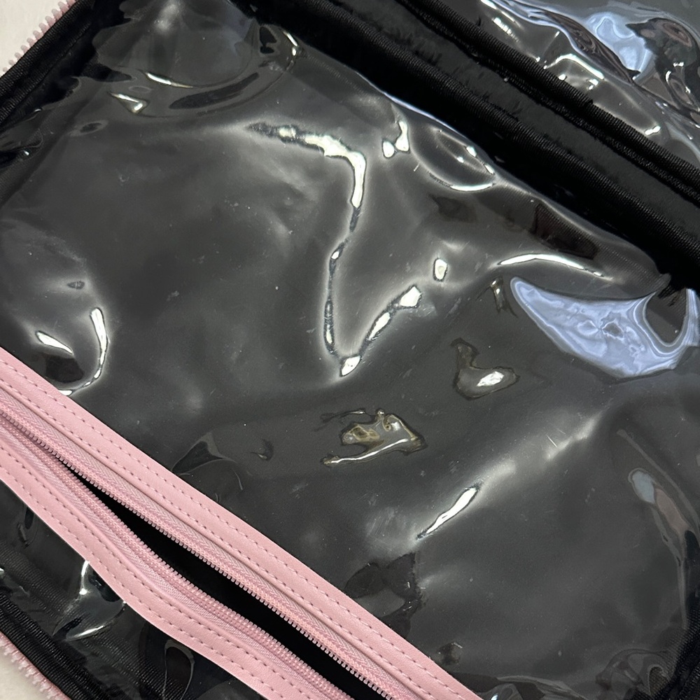 Betsey Johnson Pink Quilted Makeup Bag - Picture 9 of 10